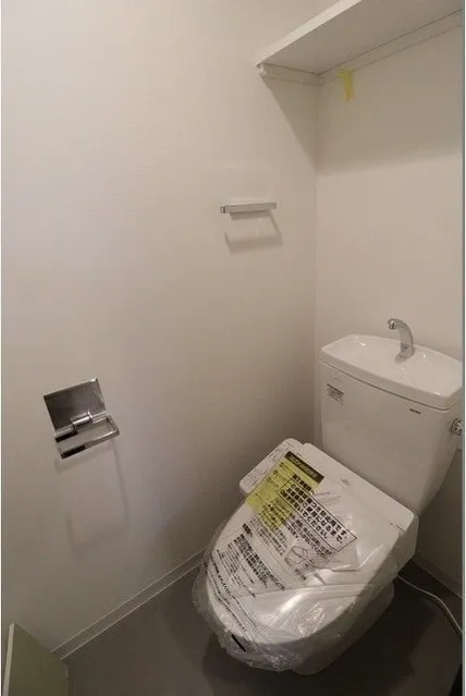Alivio HORIUCHI - Interior - ["Sink", "Flooring", "Bathroom"]