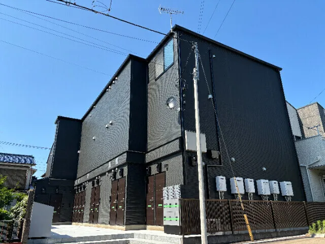Southern Road Hoya - Exterior - ["Composite material", "Metal", "Iron"]