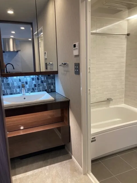 Grandeur Premium Yoyogi Oyama - Interior - ["Property", "Plumbing fixture", "Bathtub"]