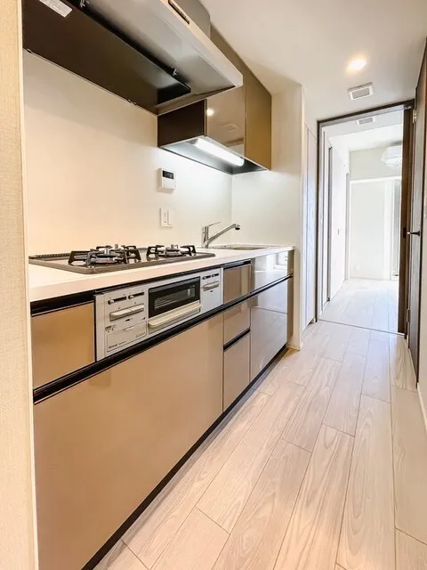 Royal Parks Ariake - Interior - ["Kitchen", "Flooring", "Interior design"]