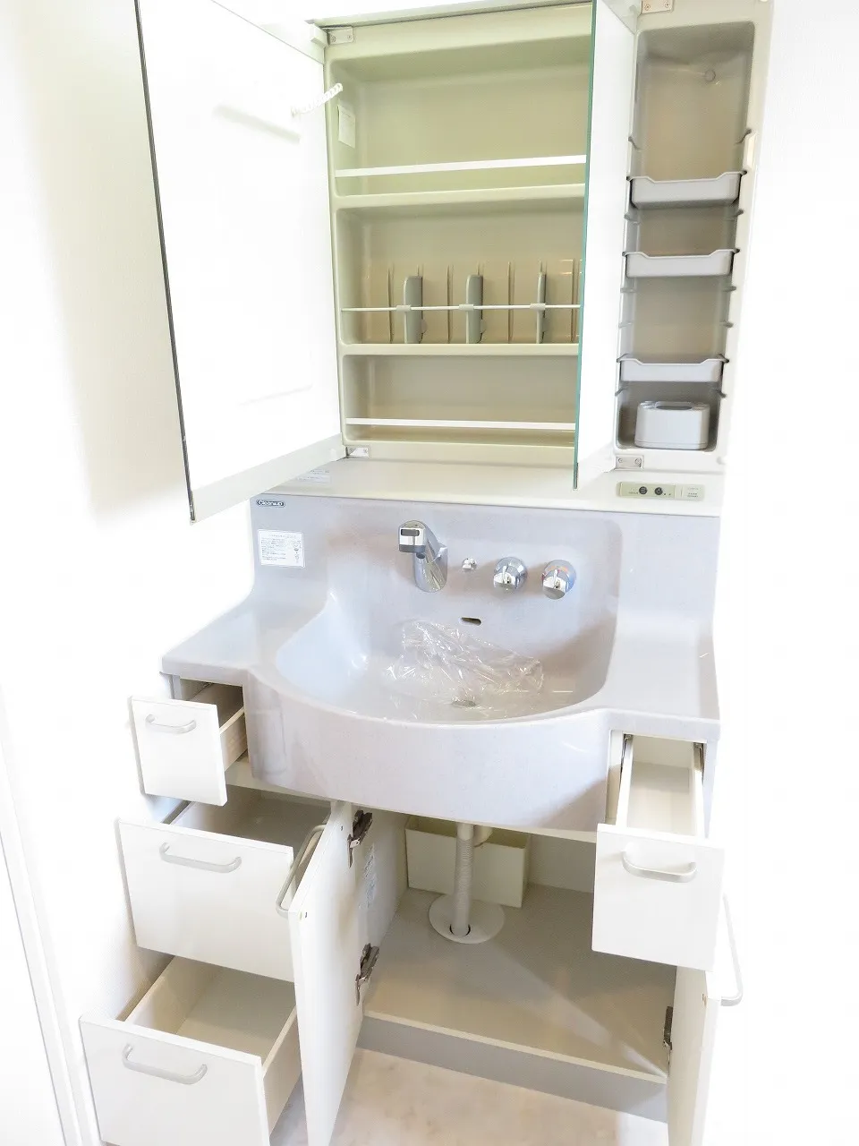 Prospect Monzennakacho - Interior - ["Plumbing fixture", "Sink", "Bathroom sink"]