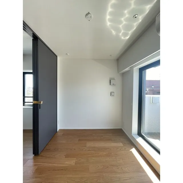 Comforia Kamimeguro - Interior - ["Building", "Fixture", "Window"]