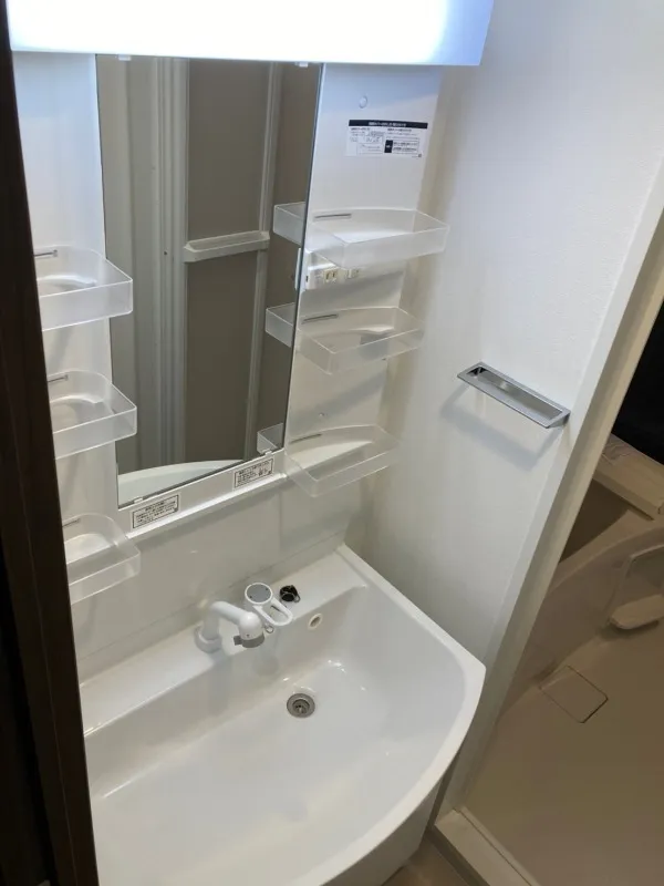 Isle Premium Mukojima - Interior - ["Floor", "Flooring", "Plumbing fixture"]