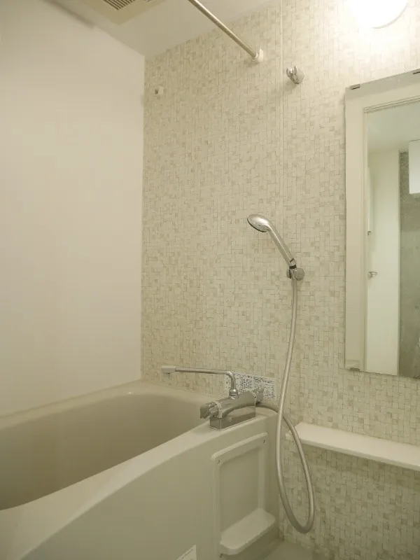 Lasiklas Saginomiya - Interior - ["Bathroom", "Plumbing fixture", "Wall"]