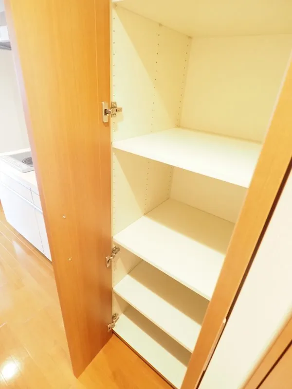 Residia Bunkyo Hongo - Interior - ["Stairs", "Wood", "Shelf"]
