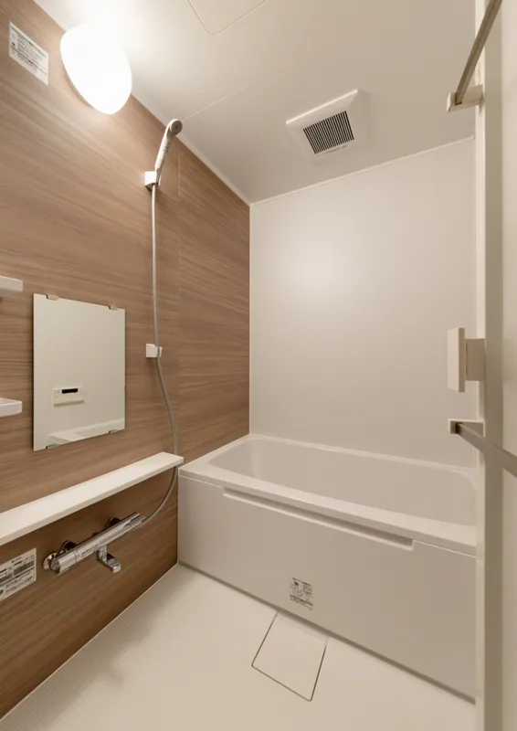 Highcast Oyama - Interior - ["Flooring", "Plumbing fixture", "Floor"]