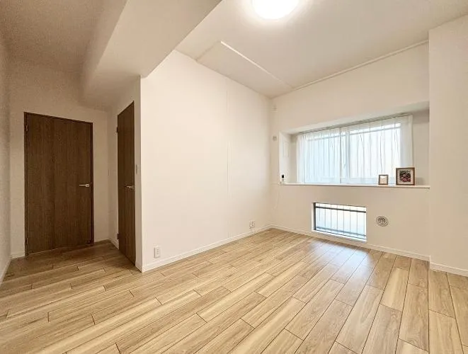 Laurel Square Chiba New Town Central Building D, Room 302