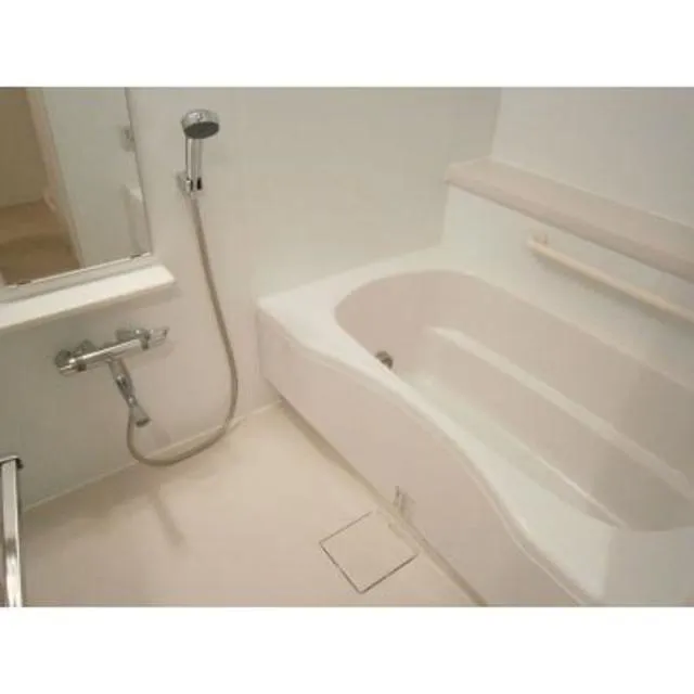 Park Axis Shin-Itabashi East - Interior - ["Bathtub", "Property", "Plumbing fixture"]