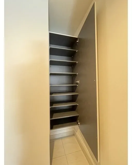 Abity Shimokitazawa - Interior - ["Wood", "Shelving", "Shelf"]