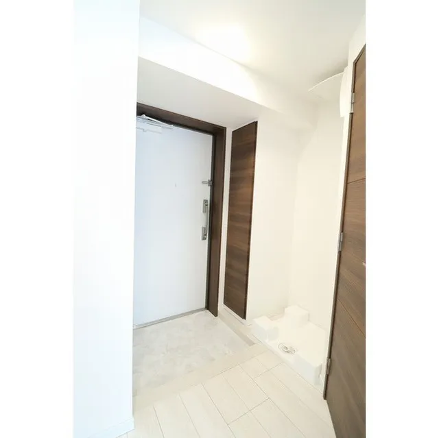 Gran Casa Omori Kaigan - Interior - ["Fixture", "Wood", "Flooring"]