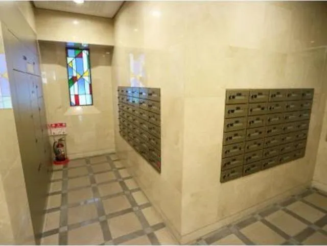 Asahi Mansion Shirokane Dori - Exterior - ["Fixture", "Rectangle", "Flooring"]