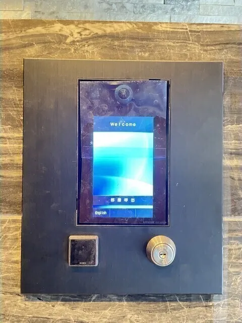 Comforia Liv Ueno - Other - ["Electronic device", "Display device", "Technology"]