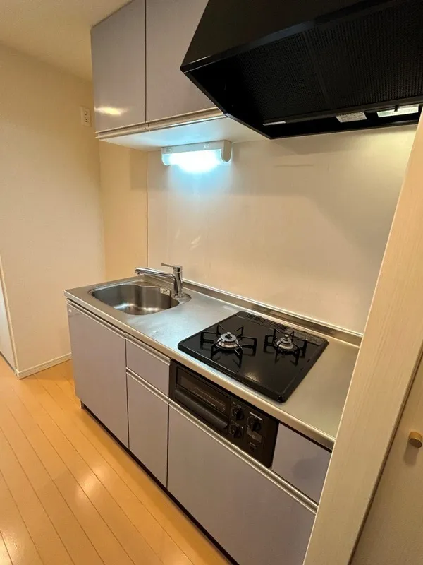 Misuz Court Monzen-Nakacho - Interior - ["Wood", "Interior design", "Kitchen Appliance"]