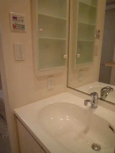 PULS Kamijujo - Interior - ["Bathroom Sink", "Plumbing fixture", "Bathroom"]