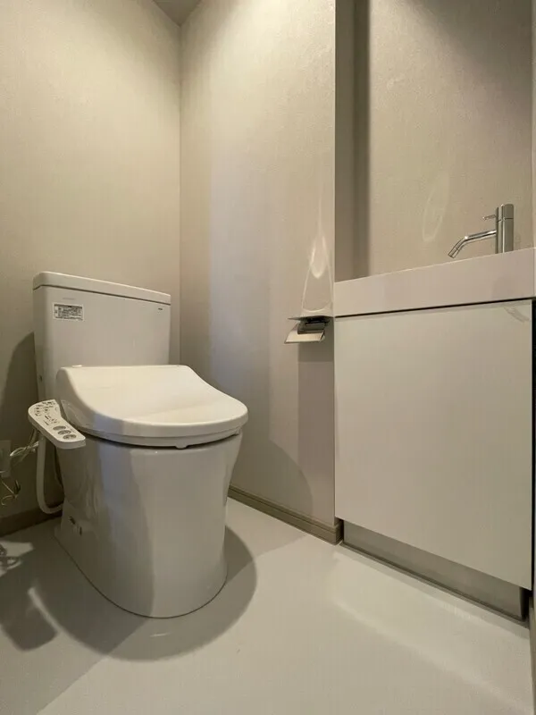 Milia Residence Nagahara - Interior - ["Plumbing fixture", "Flooring", "Toilet seat"]
