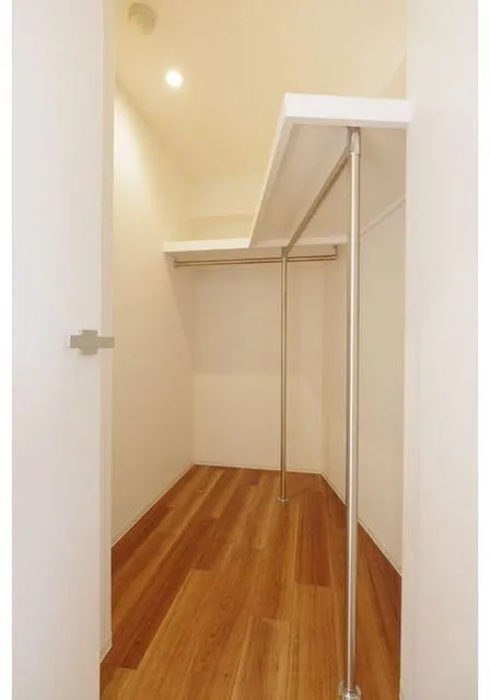 Zinnia Fudomae - Interior - ["Building", "Wood", "Flooring"]