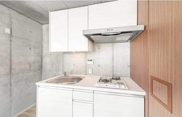 Well Square Hatsudai - Interior - ["Countertop", "Tap", "Cabinetry"]