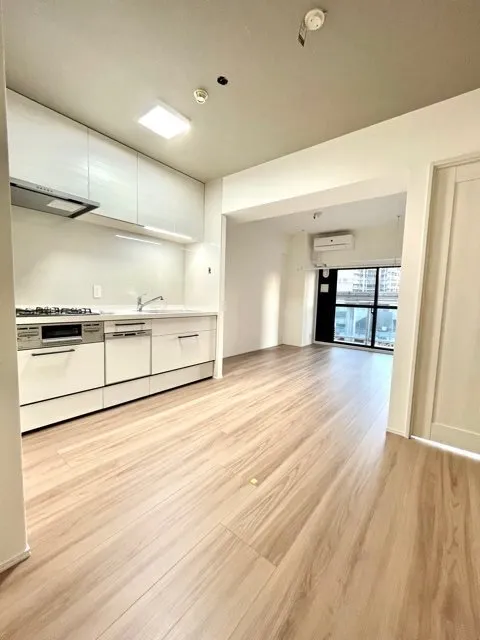Residia Shibaura - Interior - ["Flooring", "Wood flooring", "Floor"]