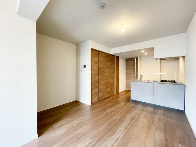 Preasvelta Minowa - Interior - ["Flooring", "Wood flooring", "Floor"]