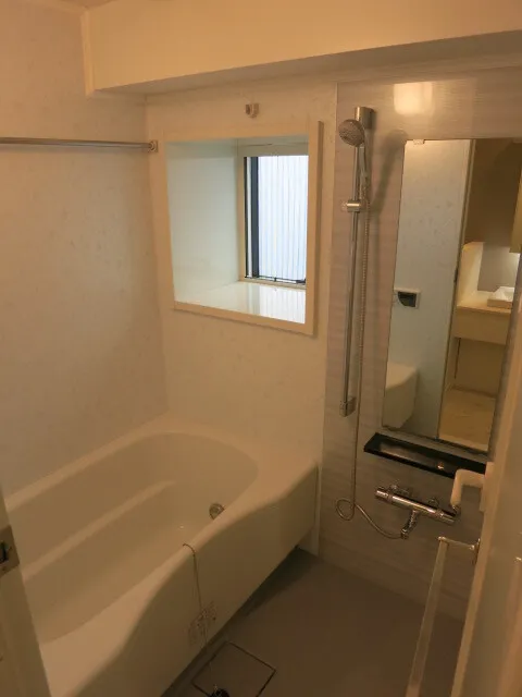 Will Terrace Kachidoki - Interior - ["Bathtub", "Plumbing fixture", "Window"]