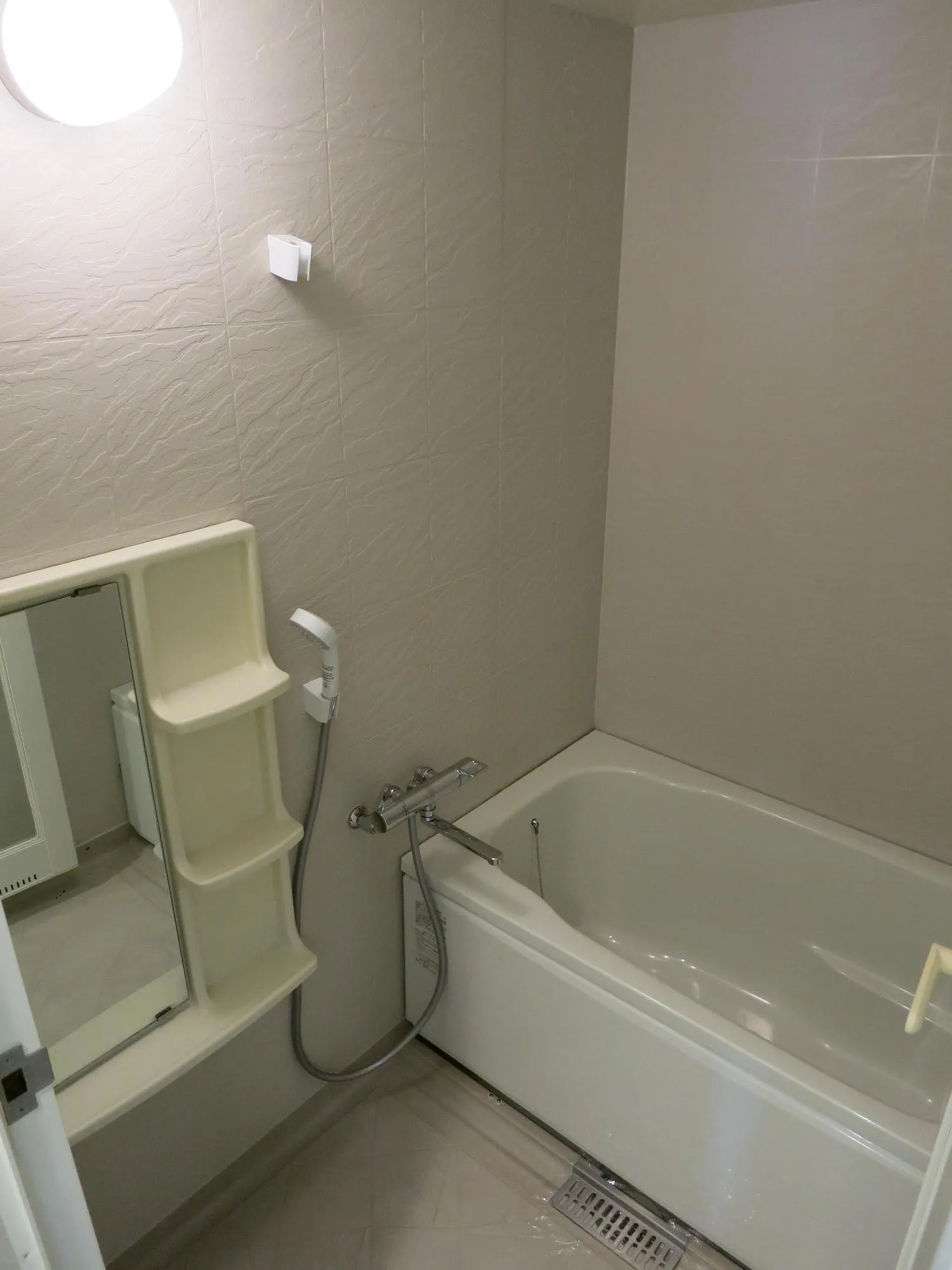 Green Hills Asukayama - Interior - ["Flooring", "Plumbing fixture", "Floor"]