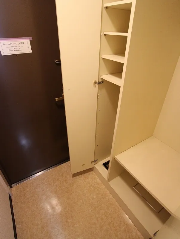 Maison Otsuka - Interior - ["Wood", "Flooring", "Floor"]