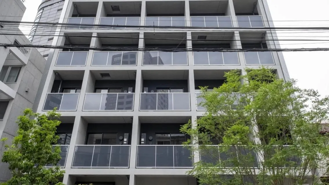 Hmlet Takadanobaba - Exterior - ["Glass", "Engineering", "Brutalist architecture"]