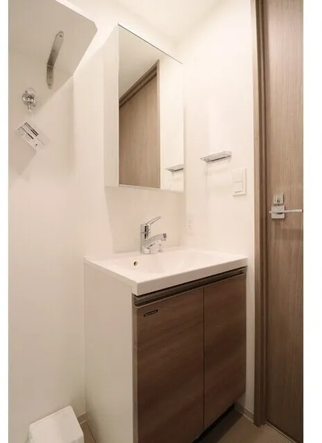 BPR Residence Oshima - Interior - ["Flooring", "Plumbing fixture", "Bathroom Sink"]