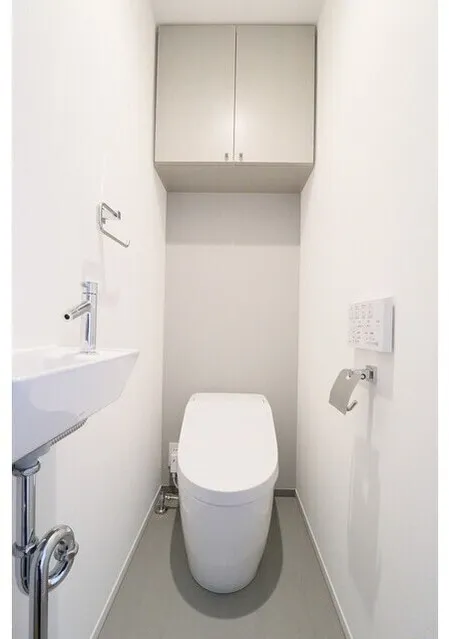 TAKANAWA NODE - Interior - ["Toilet seat", "Toilet", "Plumbing fixture"]