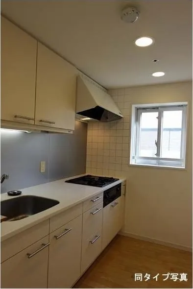 Comforia Honkomagome - Interior - ["Property", "Room", "Countertop"]