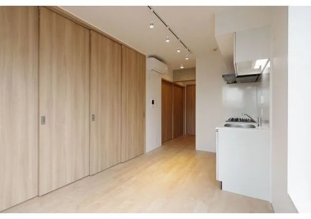 Comforia Honkomagome 1-Chome - Interior - ["Flooring", "Wood", "Floor"]