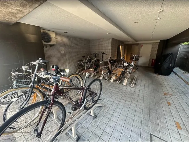 Genovia Minami Azabu Green Veil - Other - ["Bicycle", "Bicycle frame", "Parking"]