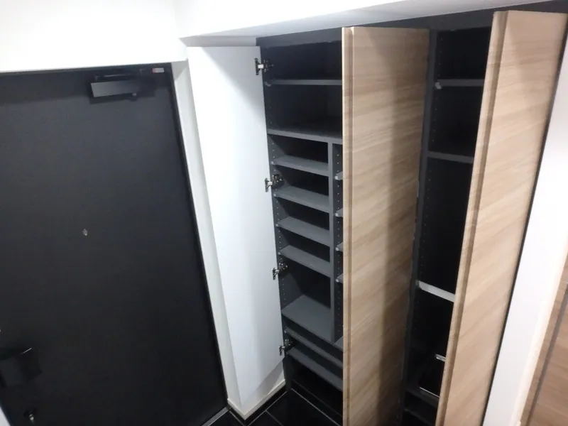 Orchid Residence Ueno - Interior - ["Wood", "Flooring", "Shelving"]