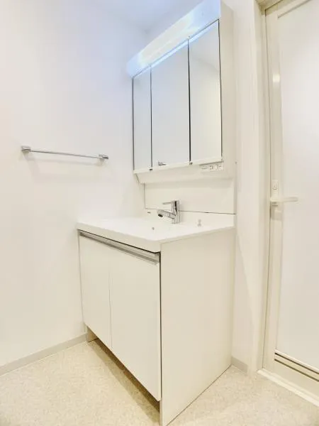 My Plaisir Hiroo - Interior - ["Cabinetry", "Building", "Table"]