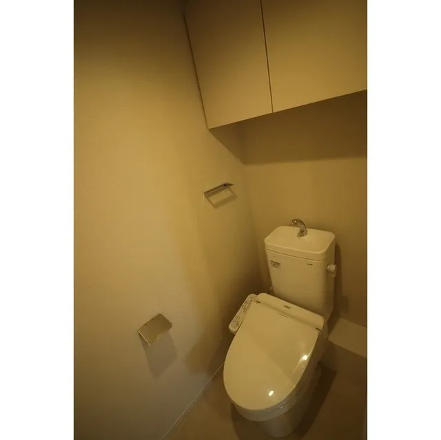 Comforia Shin-Nakano - Interior - ["Toilet", "Property", "Toilet seat"]