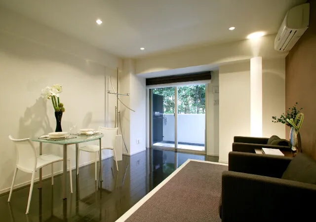 Castalia Azabujuban - Design - ["Interior design", "Ceiling", "Flooring"]