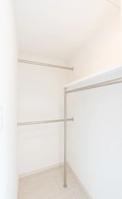 Comforia Oji - Interior - ["Fixture", "House", "Building"]