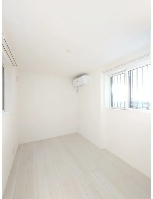 Kolet Hatagaya#03 - Interior - ["Window", "Building", "Fixture"]