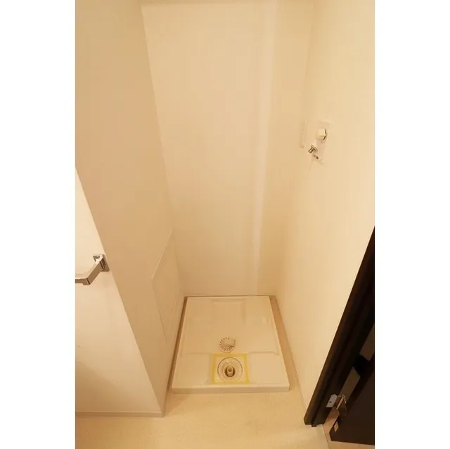 Casa Brillia - Interior - ["Wood", "Fixture", "Door"]