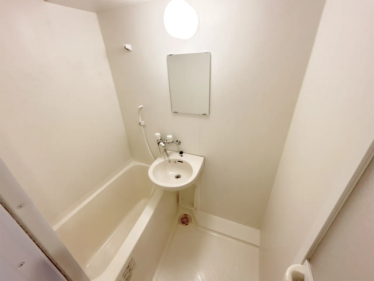 Mynavi STAY Miraie Kachidoki Water City - Interior - ["Flooring", "Floor", "Plumbing fixture"]
