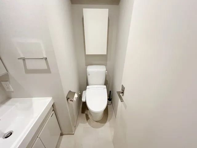 Dearlycious Minamisunamachi - Interior - ["Toilet seat", "Toilet", "Bathroom"]