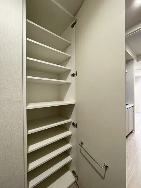 Daffitto Kinshicho - Interior - ["Wood", "Flooring", "Interior design"]