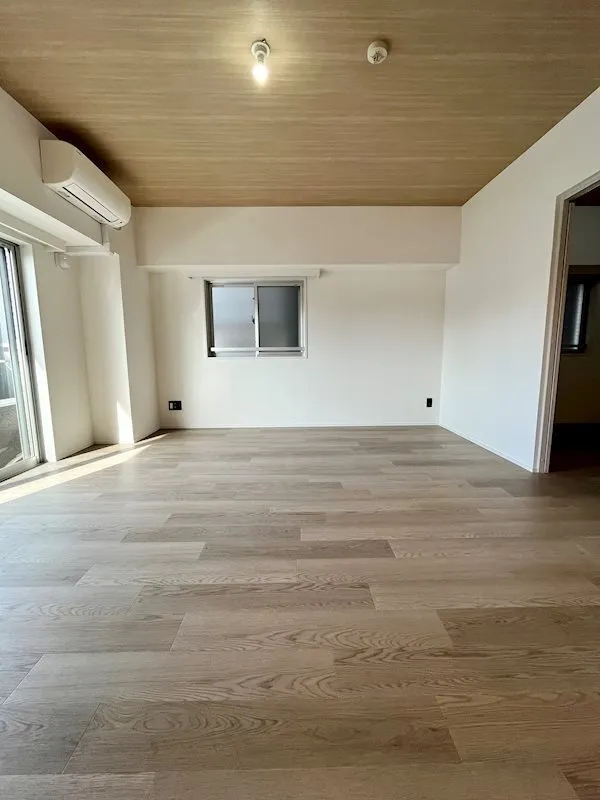 Residia Hiroo Ⅱ - Interior - ["Flooring", "Floor", "Wood flooring"]