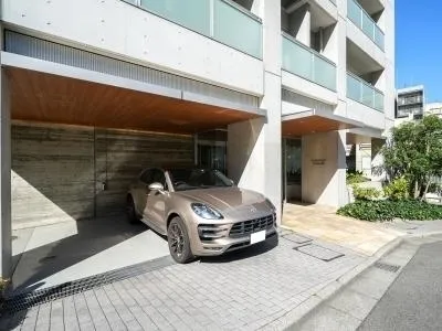 Premier Brand Yoyogi Park - Other - ["Balcony", "Daylighting", "Brutalist architecture"]