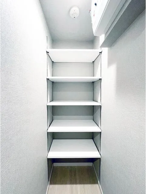 AIFLAT Wakamatsu Kawada - Interior - ["Shelving", "Grey", "Shelf"]
