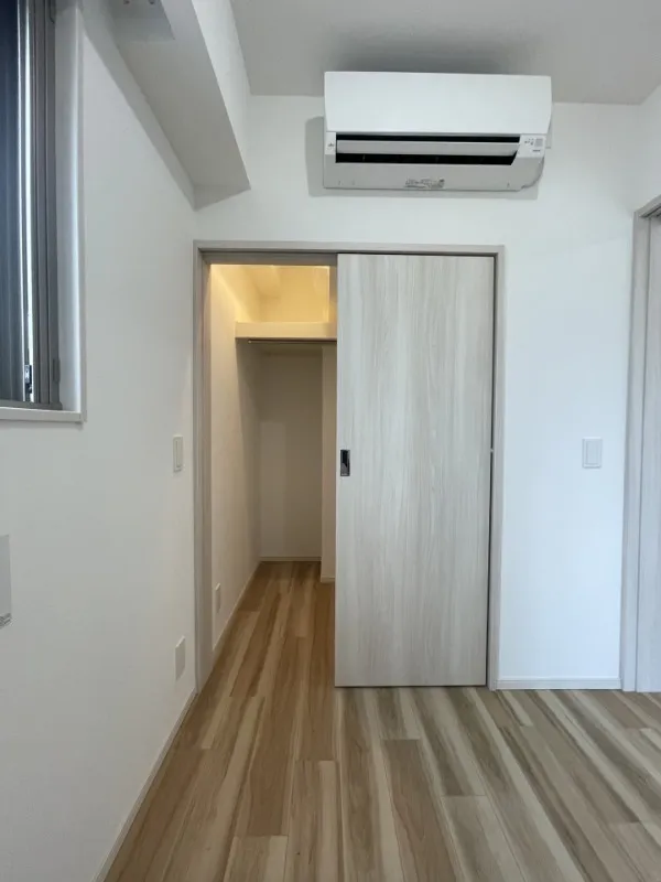Crevia Rigze Kamata Nishi - Interior - ["Flooring", "Wood", "Floor"]