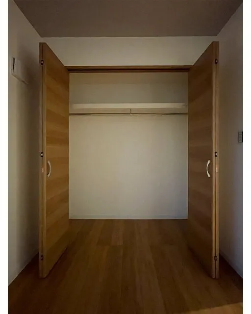Mihas Ogikubo III - Interior - ["Flooring", "Wood", "Floor"]
