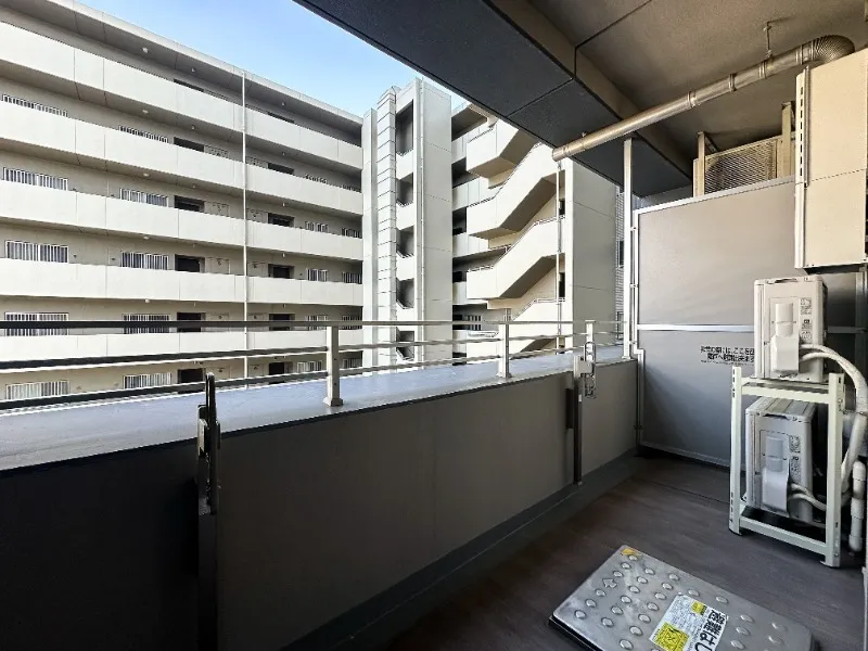 Residia Tower Kamiikebukuro (Tower Building) - Interior - ["Apartment", "Ceiling", "Floor"]