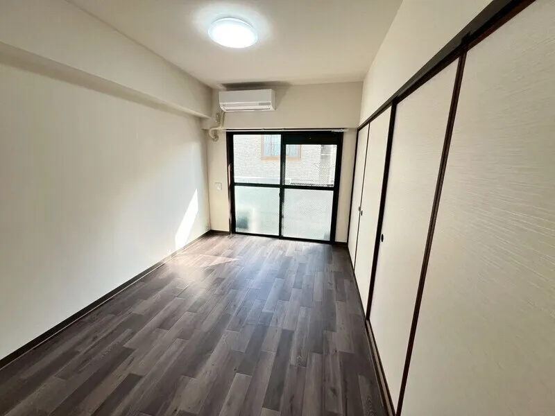 Maison Quadrille - Interior - ["Flooring", "Floor", "Ceiling"]
