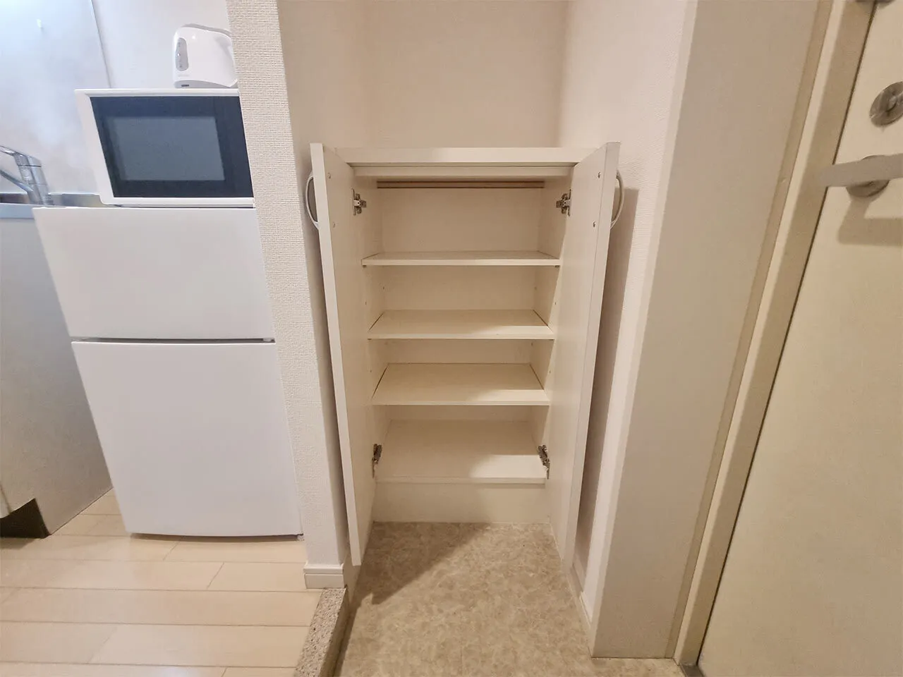 Mynavi STAY Higashioi - Interior - ["Wood", "Flooring", "Floor"]